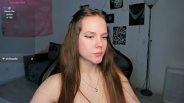 cute little ass online show from 09/14/25, 07:35