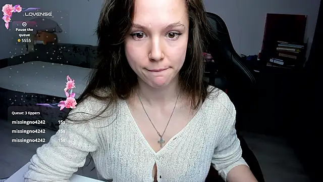 cute little ass online show from 04/15/26, 07:58