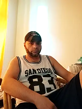 Snapshot of SmokedAlloy2 chatting on 02/15/26, 02:25 SmokedAlloy2 online show from 02/15/26, 02:25