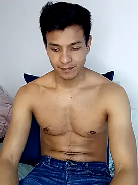 Snapshot of Valois2025 chatting on 10/11/25, 05:44 Valois2025 online show from 10/11/25, 05:44