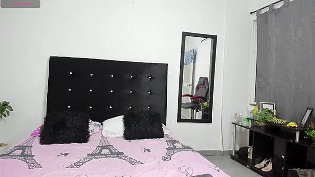 NicoleFletcher online show from 10/05/25, 12:25