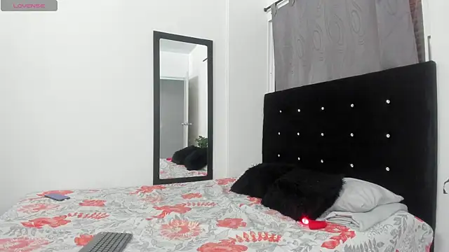 NicoleFletcher online show from 10/15/25, 07:47