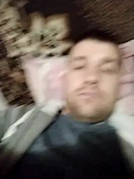 Snapshot of Mumuska chatting on 10/28/25, 03:36 Mumuska online show from 10/28/25, 03:36