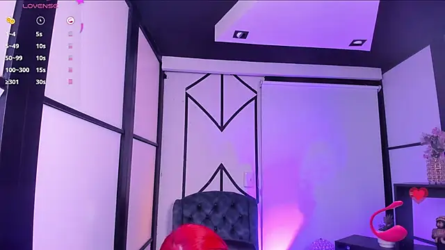 NahomiRichards  online show from 12/23/25, 06:00