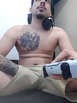 Snapshot of branquintatto chatting on 10/26/25, 01:00 branquintatto online show from 10/26/25, 01:00