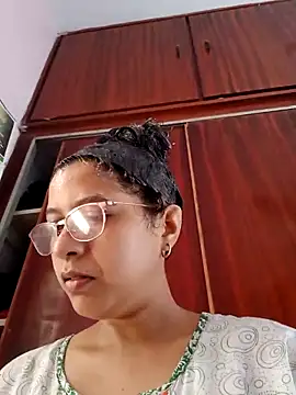 thanusi 2 online show from 10/24/25, 04:20