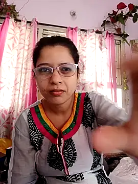 thanusi 2 online show from 11/17/25, 10:10