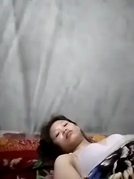 LinhNa999 online show from 11/11/25, 02:11