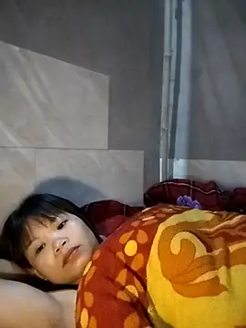 LinhNa999 online show from 12/22/25, 01:13