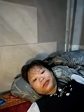 LinhNa999 online show from 03/17/26, 02:05