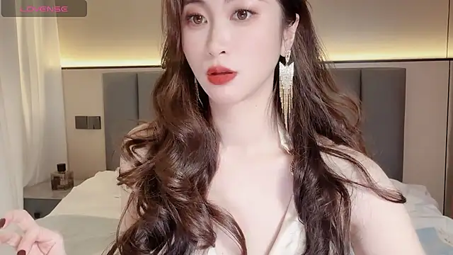 wuyueaini online show from 11/23/25, 06:13