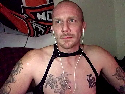 Snapshot of Jigglymeat chatting on 10/20/25, 05:30 Jigglymeat online show from 10/20/25, 05:30