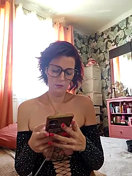 Mila Luciphya online show from 04/01/26, 01:41