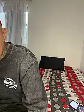 Snapshot of golden_girl_house chatting on 02/24/26, 09:24 golden girl house online show from 02/24/26, 09:24