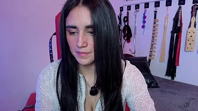 elowen halley1 online show from 04/10/26, 07:29