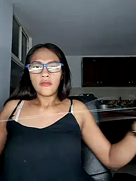 Snapshot of sarah_garcia_ chatting on 05/28/26, 11:57 sarah garcia online show from 05/28/26, 11:57