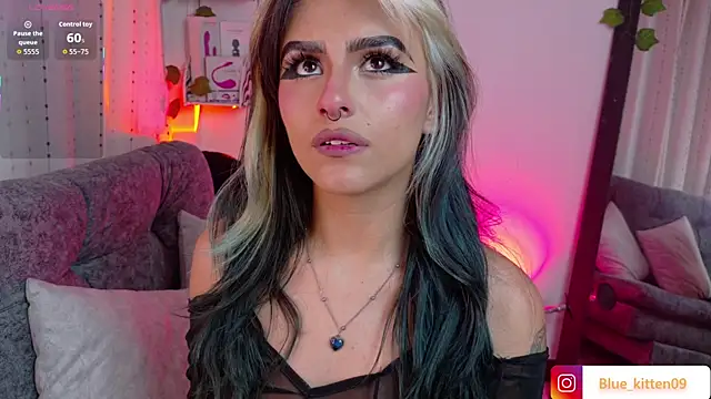 blue kitten online show from 11/29/25, 04:37