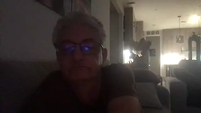Snapshot of Daddy_Mike69 chatting on 04/27/26, 06:44 Daddy Mike69 online show from 04/27/26, 06:44
