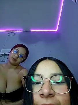 Snapshot of Anne_Mia chatting on 10/31/25, 09:21 Anne Mia online show from 10/31/25, 09:21