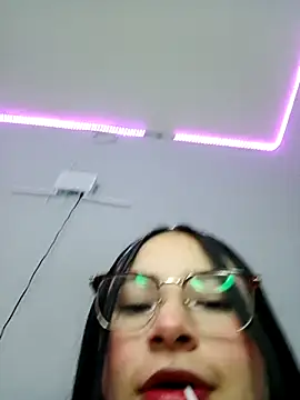 Anne Mia online show from 12/19/25, 09:38