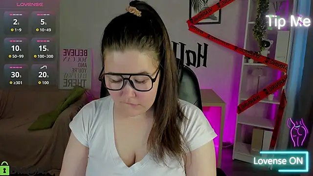 Tara Torres online show from 10/30/25, 07:54