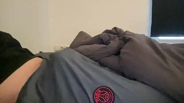 Snapshot of peterpapiNL chatting on 10/12/25, 09:19 peterpapiNL online show from 10/12/25, 09:19