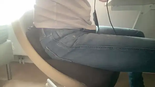 Snapshot of peterpapiNL chatting on 11/05/25, 02:28 peterpapiNL online show from 11/05/25, 02:28