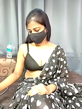 Snapshot of Misss-julli chatting on 10/04/25, 03:37 Misss-julli online show from 10/04/25, 03:37