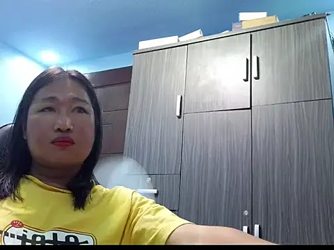 Snapshot of sluttymisuki chatting on 05/23/26, 01:37 sluttymisuki online show from 05/23/26, 01:37