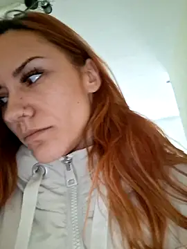 SlimBellaa online show from 12/17/25, 09:48