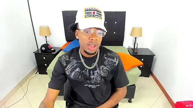 Snapshot of maikol_monstercock chatting on 10/10/25, 02:10 maikol monstercock online show from 10/10/25, 02:10