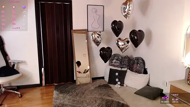 Lina Montclair online show from 10/17/25, 07:16