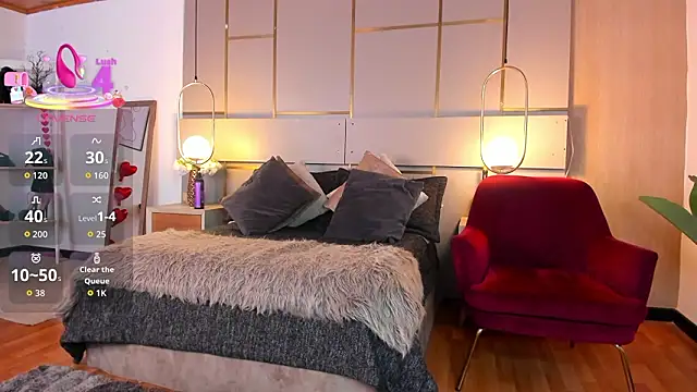 Lina Montclair online show from 02/18/26, 07:32