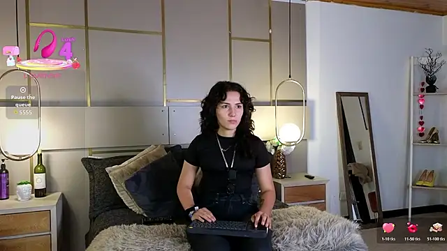 Lina Montclair online show from 03/24/26, 09:09