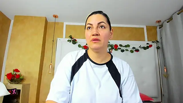 Heidy milf online show from 04/27/26, 07:45