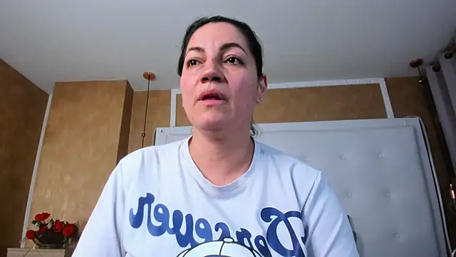 Snapshot of Heidy_milf chatting on 06/14/26, 02:24 Heidy milf online show from 06/14/26, 02:24