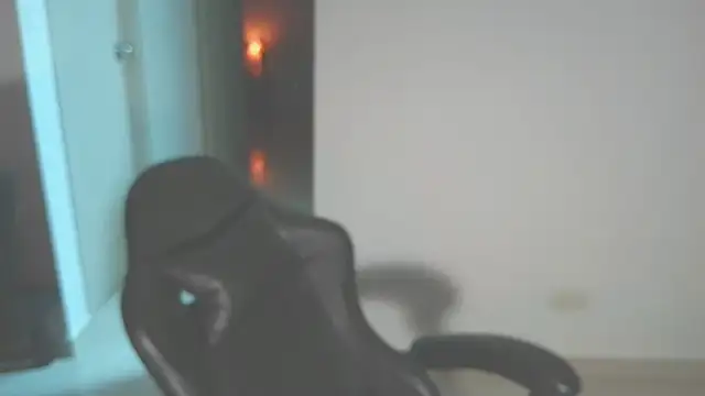 Yulienneg online show from 04/16/26, 02:34