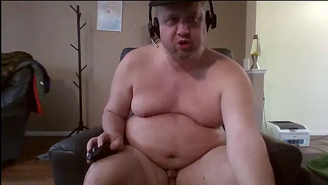 Single White Male online show from 05/03/26, 08:59