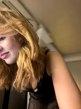 Emaline Fane online show from 10/28/25, 05:37