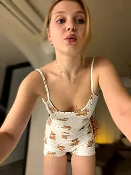 Emaline Fane online show from 11/14/25, 06:39