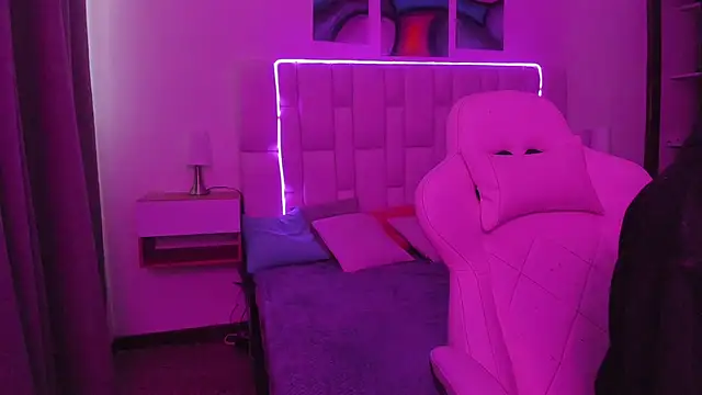 MilkWhore1 online show from 04/06/26, 07:26