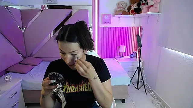 Mia garcia28 online show from 09/19/25, 07:36