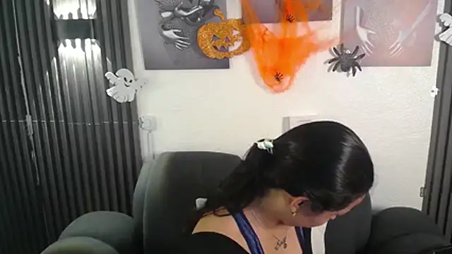 Mia garcia28 online show from 10/25/25, 07:52