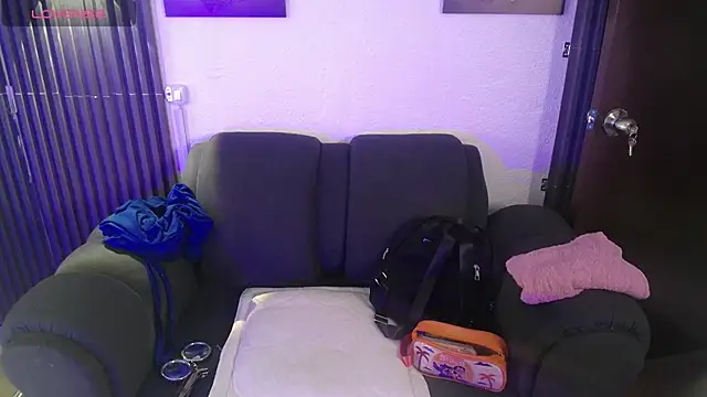 Mia garcia28 online show from 11/04/25, 07:35