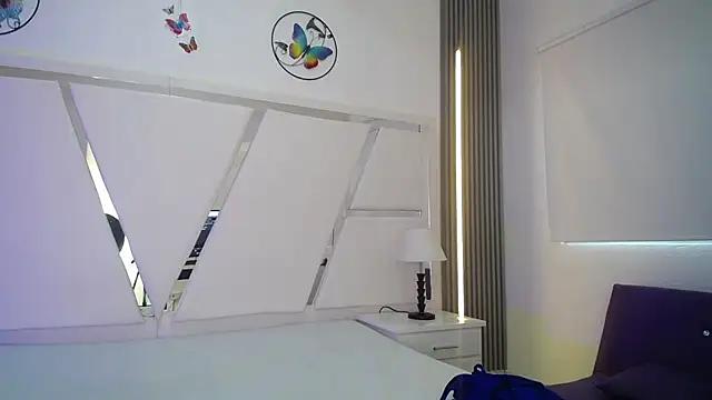 Mia garcia28 online show from 11/08/25, 07:45