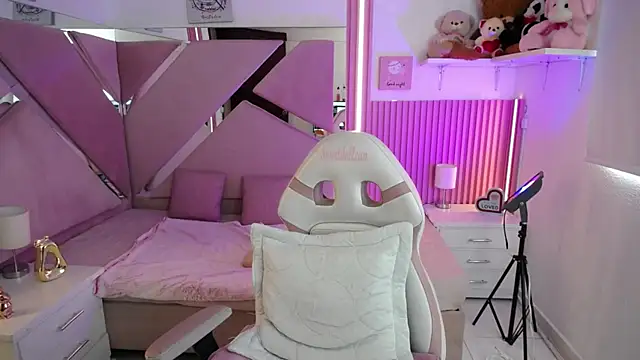 Mia garcia28 online show from 12/01/25, 07:41