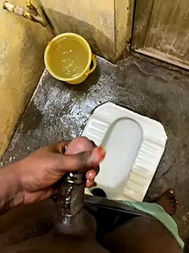 Snapshot of mrsaihotguy chatting on 10/09/25, 12:41 mrsaihotguy online show from 10/09/25, 12:41