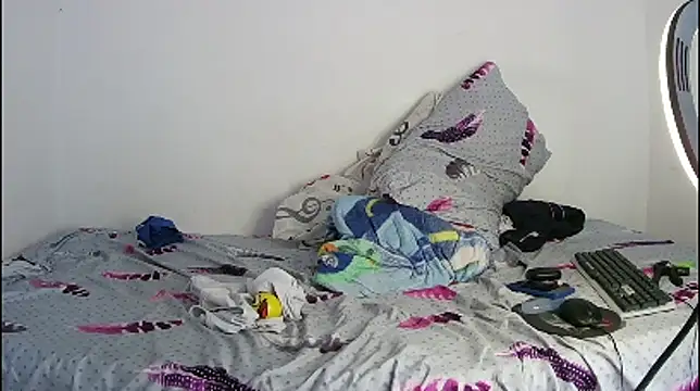 Ebebyjuan online show from 06/28/26, 07:42