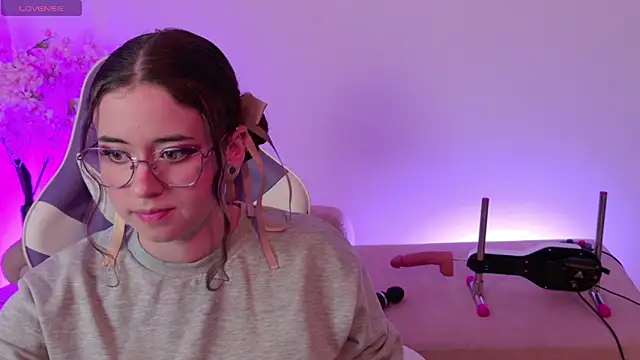 Mia wee online show from 02/16/26, 06:59