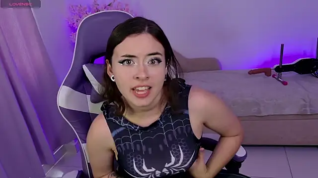 Mia wee online show from 04/20/26, 03:59